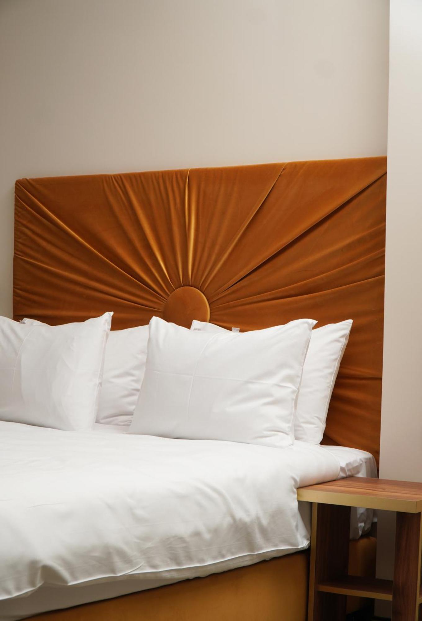 Hotel Pietryna Лодзь Экстерьер фото