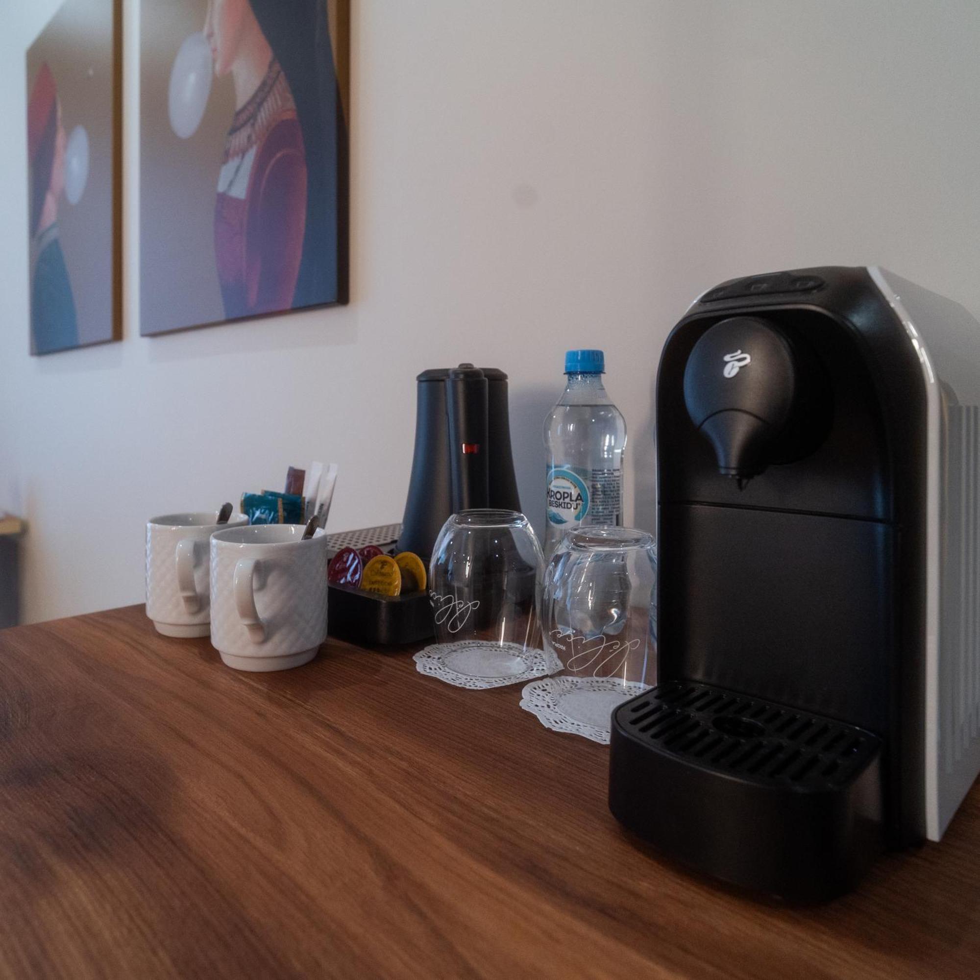 Hotel Pietryna Лодзь Экстерьер фото