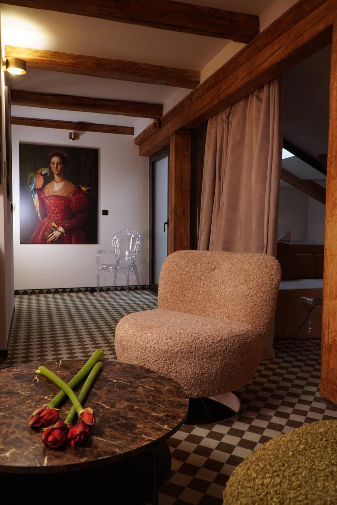 Hotel Pietryna Лодзь Экстерьер фото