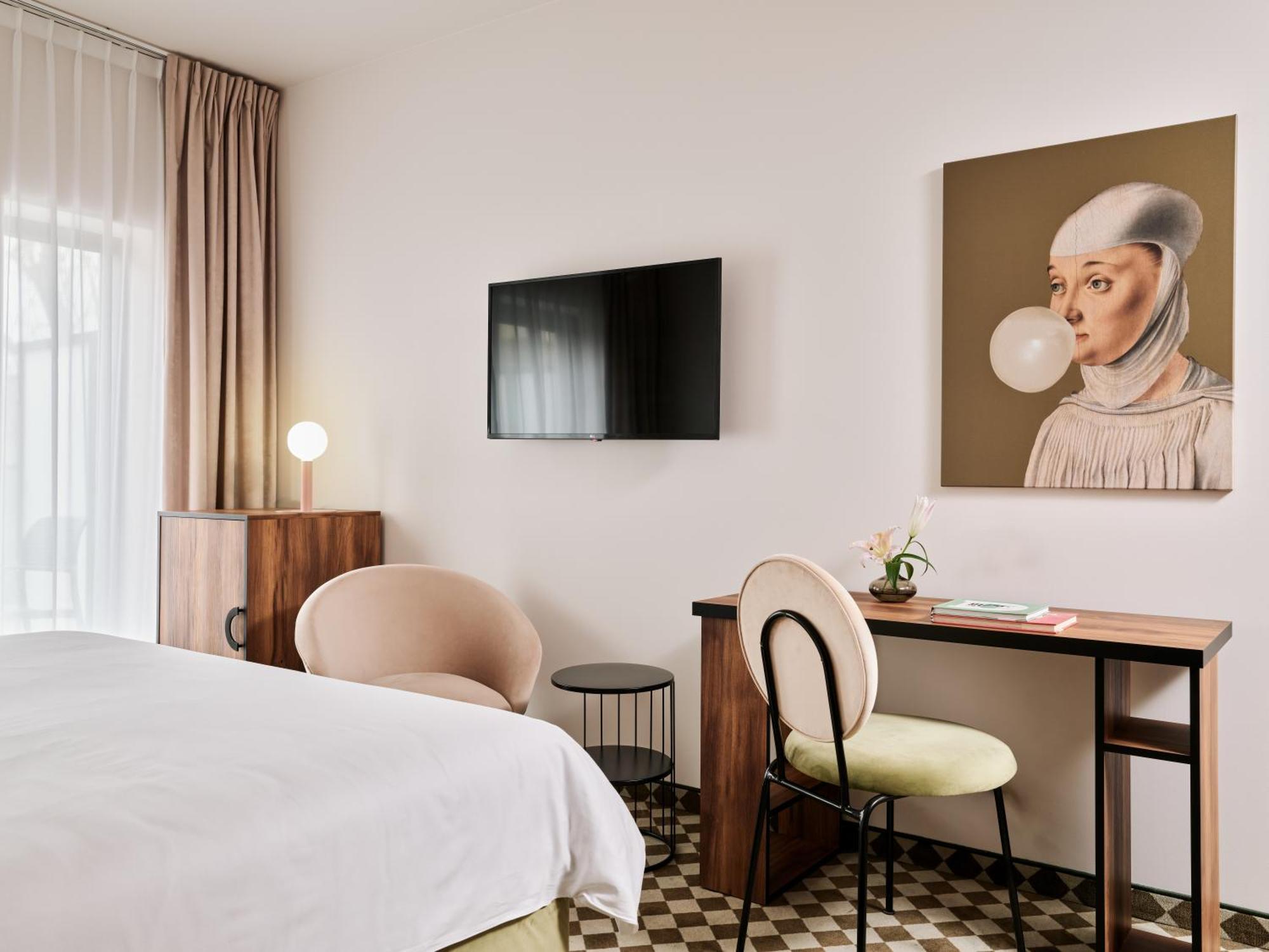 Hotel Pietryna Лодзь Экстерьер фото