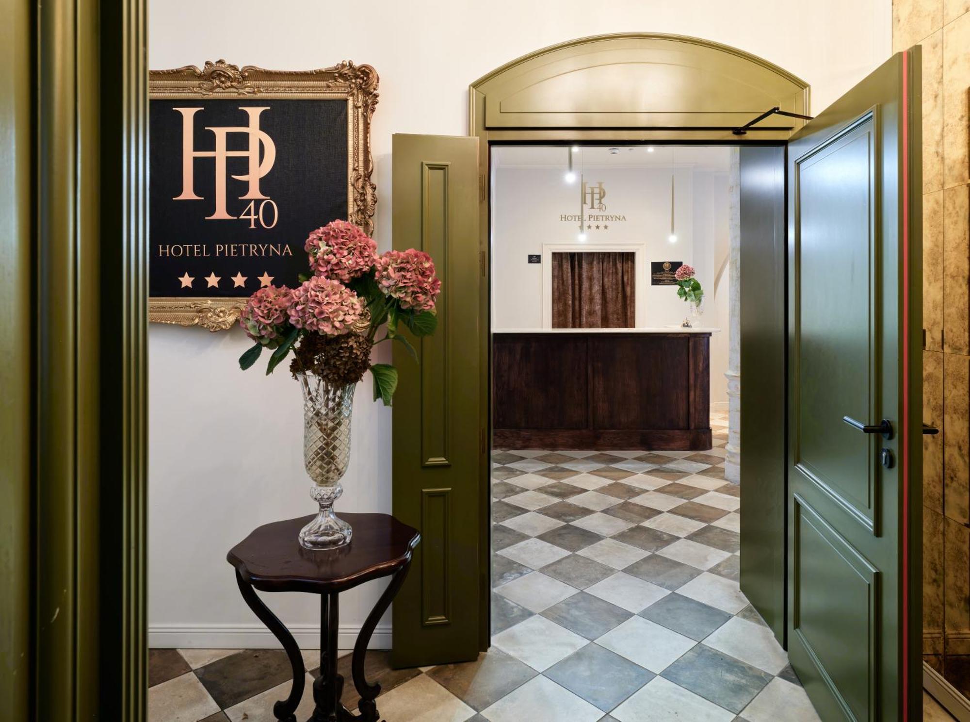 Hotel Pietryna Лодзь Экстерьер фото