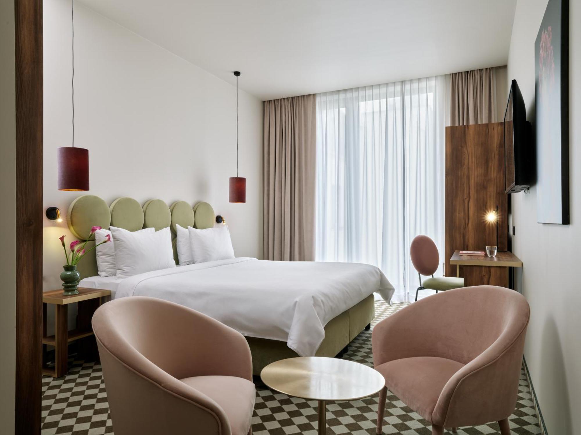 Hotel Pietryna Лодзь Экстерьер фото