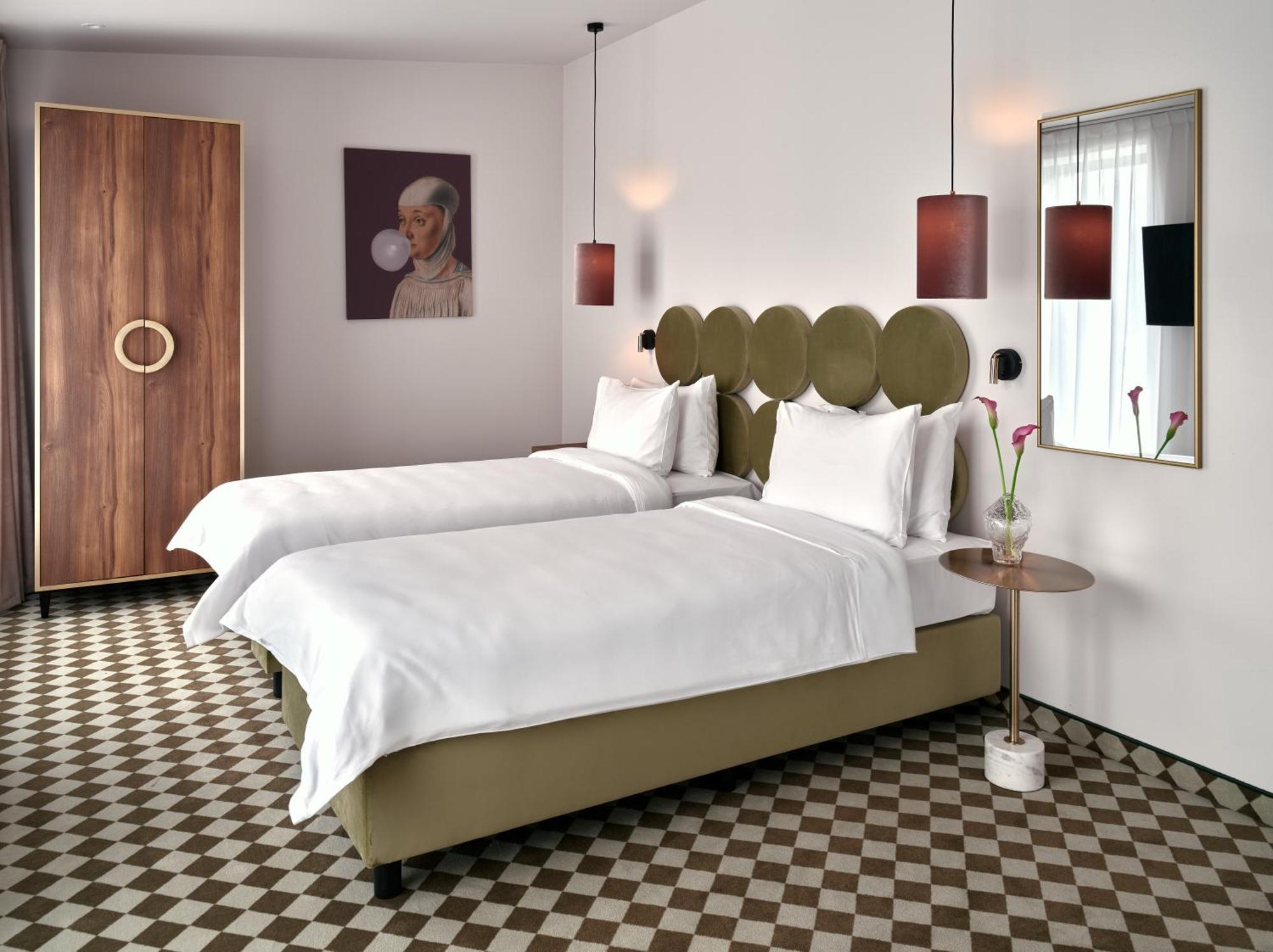 Hotel Pietryna Лодзь Экстерьер фото